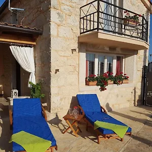 https://casa-ladonja.in-istria.net